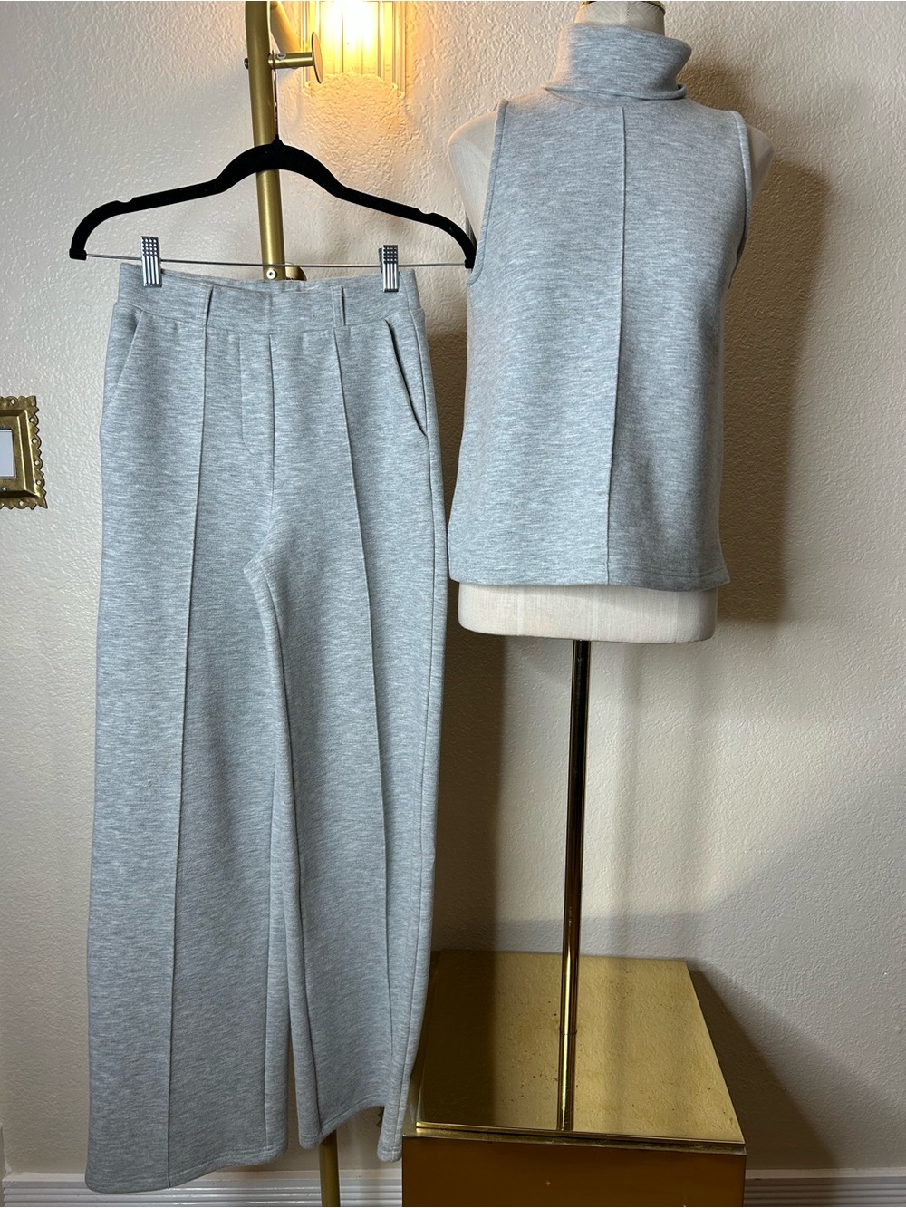 OGL Sleeveless Turtleneck Top & Wide-Leg Pants Set - Light Gray - Picture 5 of 15